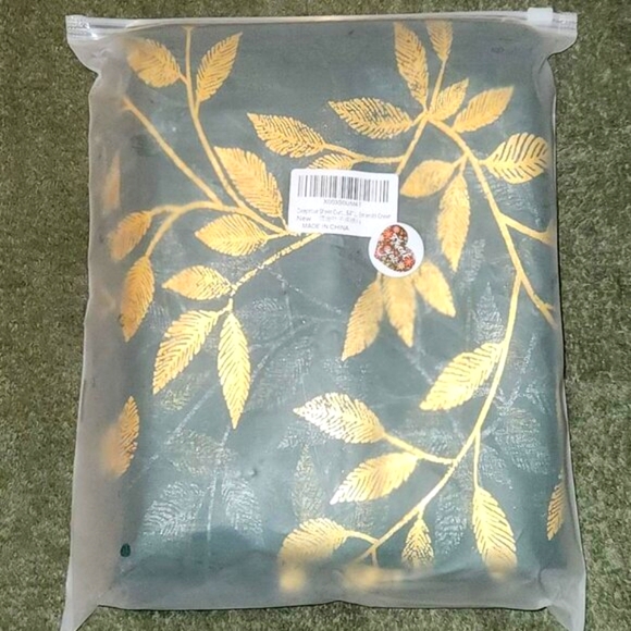 2 Panel Emerald Green & Gold Leave Window Curtain Set - Picture 3 of 3